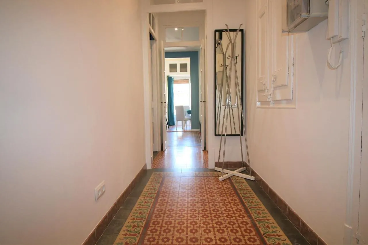 Apartment Ideal For Seasons In Barcelona 0*,