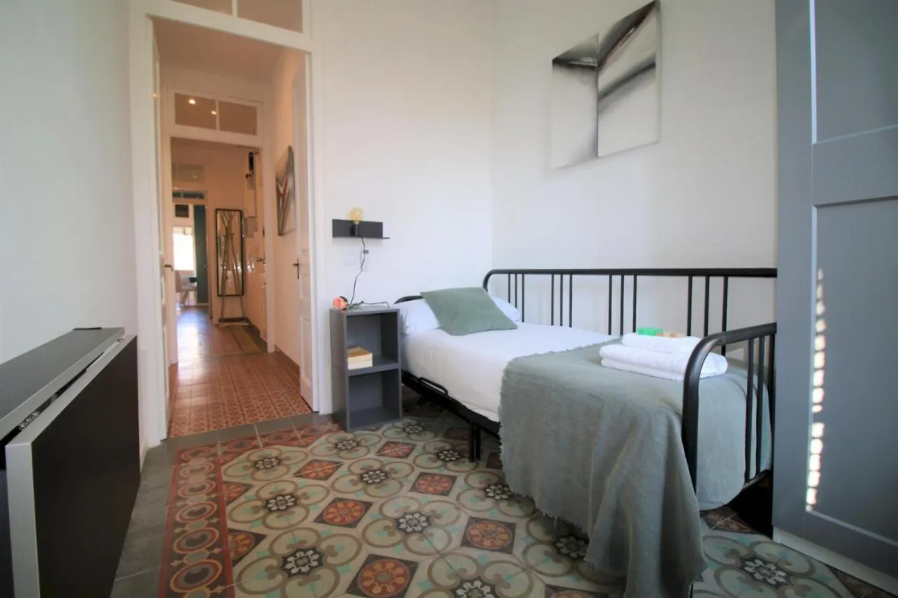 Apartment Ideal For Seasons In Barcelona